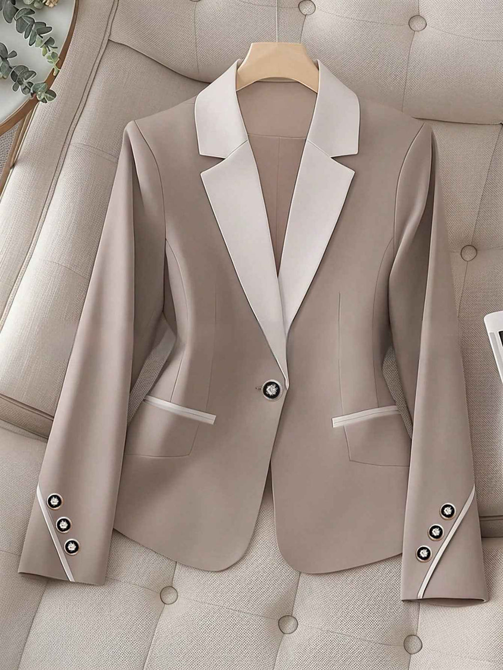 Professional Contrasting-Color Button Elegant Formal Blazer - ETAclothes.store