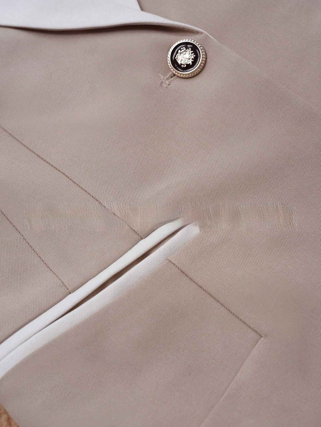Professional Contrasting-Color Button Elegant Formal Blazer - ETAclothes.store