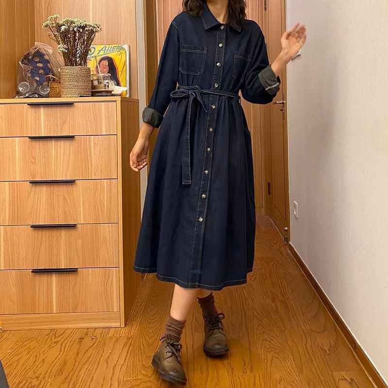 Fitted Figure-flattering Vintage-style Maxi Dress - ETAclothes.store